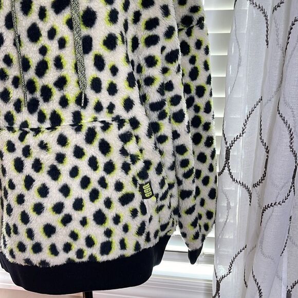 UGG Loyra Sherpa Hoodie Animalia Jacket - Picture 3 of 7